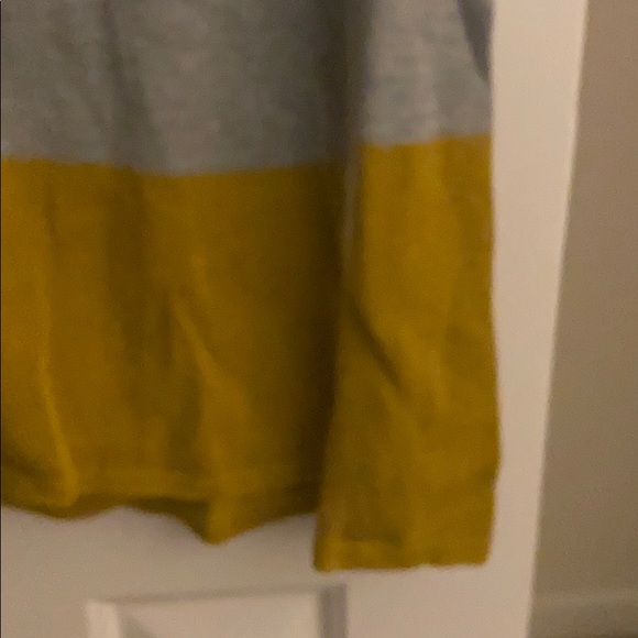 Yellow and grey color blocked sweater - Picture 3 of 4